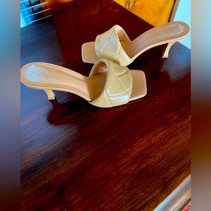 Vince Camuto SZ 7 NEW